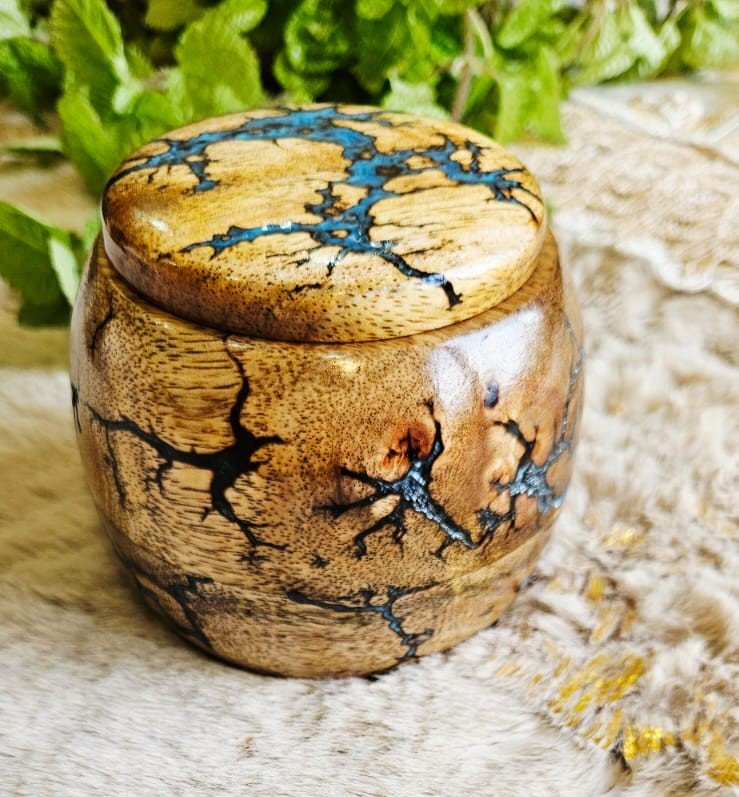 Gems & Jewellery Box